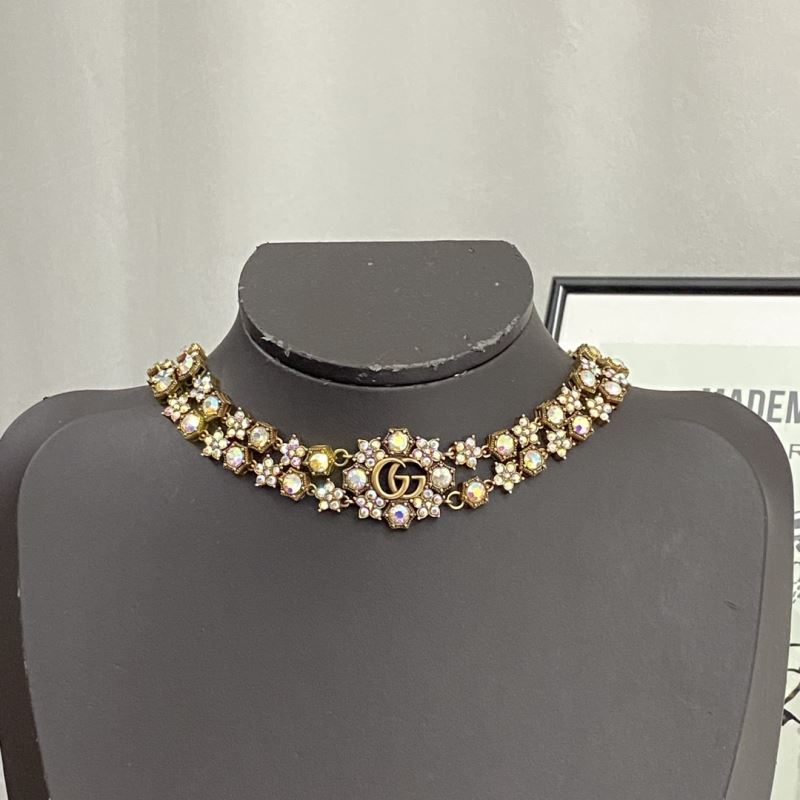 G*u*i necklaces